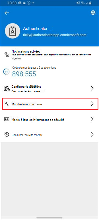 Page d'accueil du compte professionnel ou scolaire sur laquelle apparaît en surbrillance le lien Modifier le mot de passe