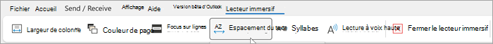 Capture d’écran du ruban Lecteur immersif dans le bureau d’Outlook. Les options de gauche à droite sont la largeur de colonne, la couleur de la page, le focus sur les lignes, l’espacement du texte, les syllabes, la lecture à voix haute, fermer le lecteur immersif