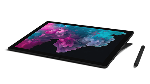 Image de Surface Pro 6 en mode studio avec le Stylet Surface adjacent