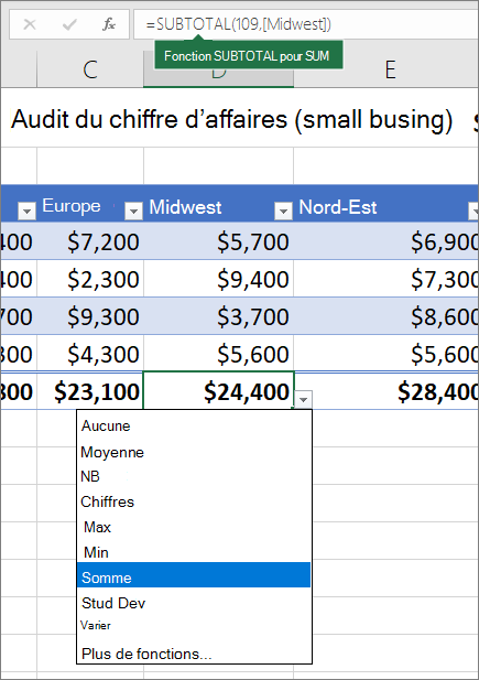 Exemple de sélection d’une formule de ligne des totaux à partir de la liste déroulante des formules de ligne des totaux