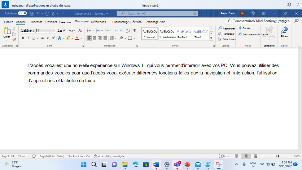 Word document montrant la commande d’accès vocal pour insérer du texte.