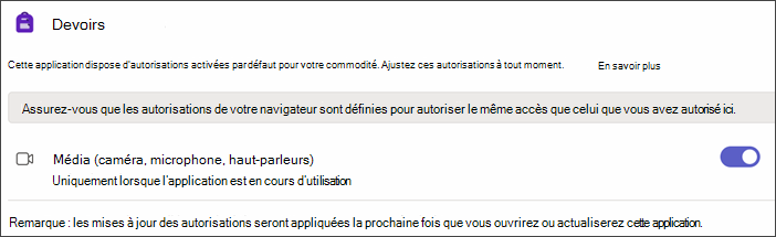 Capture d’écran des paramètres Teams après la sélection des autorisations d’application. un paramètre appelé Média s’affiche avec le bouton bascule activé.