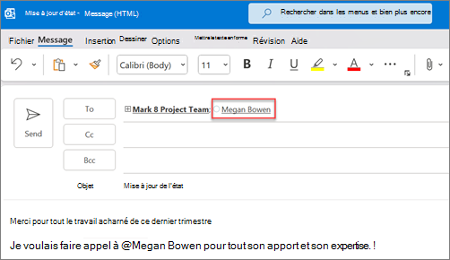 Le nom complet et l’adresse e-mail des personnes mentionnées sont affichés par défaut