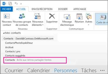 Une liste de contacts partagée apparaît dans le volet des contacts d’Outlook