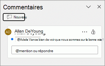 Un point bleu apparaît en regard d’un commentaire dans le volet Commentaires.