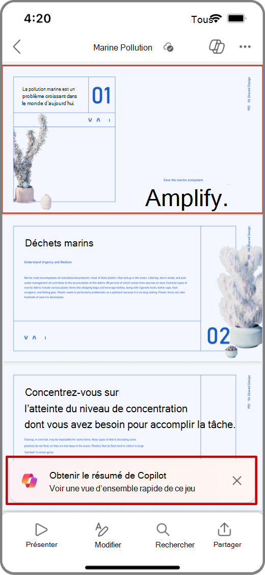 Capture d’écran de Copilot dans PowerPoint sur un appareil iOS avec l’invite de synthèse mise en évidence