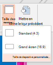 Dans le menu Taille des diapositives, cliquez sur Taille de diapositive personnalisée.