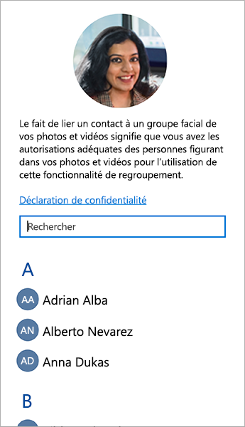 Capture d’écran de la liste que vous pouvez utiliser pour associer des contacts à des regroupements faciaux.