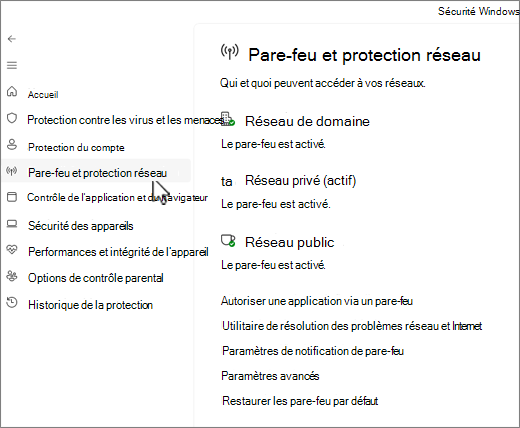 Capture d’écran de la page Pare-feu et protection réseau de l’application Sécurité Windows.