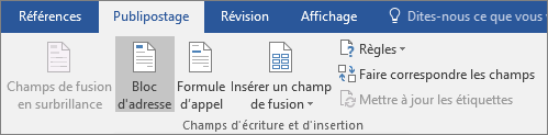 Dans le cadre de Word publipostage, sous l’onglet Publipostage, dans le groupe Écrire & Insérer des champs, choisissez Bloc d’adresses.