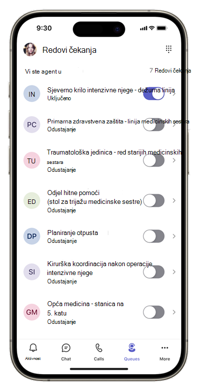 Snimka zaslona početnog zaslona aplikacije Redovi čekanja na mobilnom uređaju s prikazom redova čekanja za poziv s preklopnim gumbima za uključivanje pokraj svakog reda čekanja.
