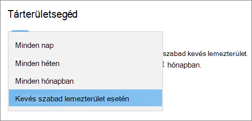 A Windows 10 Storage legördülő menüje, amely kiválasztja a gyakoriságot a Tárterületsegéd futtatásához