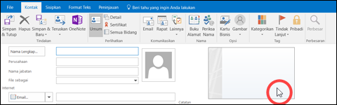 Klik ganda Kartu Nama Elektronik untuk mengeditnya.