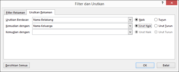 Sebagai bagian dari gabungan surat Word, pilih Edit Daftar Penerima, lalu di bawah Memperbaiki daftar penerima, pilih Urutkan.