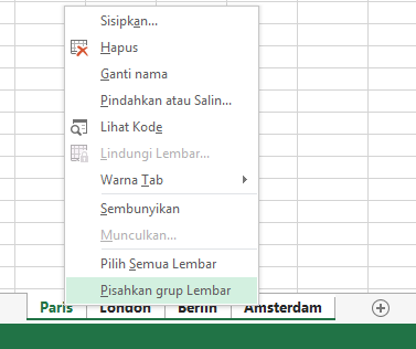 Pada menu klik kanan, Pisahkan Grup Lembar telah dipilih.