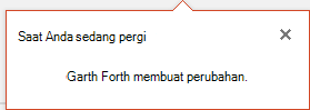 Cuplikan layar yang menampilkan PowerPoint untuk Office 365 menunjukkan siapa yang membuat perubahan pada file bersama saat Anda sedang pergi