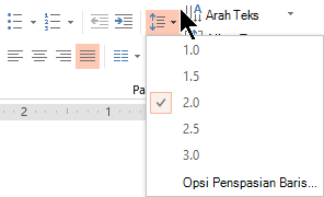 Opsi menu Penspasian Baris pada pita memungkinkan Anda memilih spasi tunggal, spasi ganda, atau opsi penspasian baris vertikal lainnya.