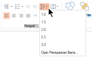 Opsi menu Penspasian Baris pada pita memungkinkan Anda memilih spasi tunggal, spasi ganda, atau opsi penspasian baris vertikal lainnya.