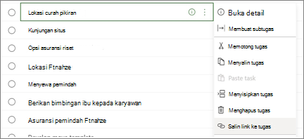 Kotak dialog yang mencantumkan tugas. Tombol Salin tautan ke tugas disorot.