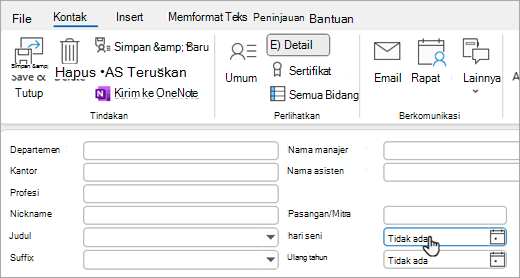 Cuplikan layar tampilan Detail pada kartu kontak untuk menambahkan ulang tahun atau hari jadi