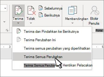 Turun bawah dengan opsi Terima Semua Perubahan di Word
