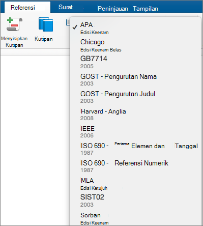 Pada tab Referensi, gaya kutipan disorot.