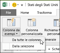 Opzione Combina colonne con opzione di esempio nella scheda Aggiungi colonna di Power Query