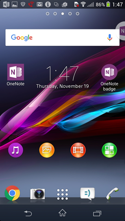 Screenshot della schermata iniziale di Android con un badge di OneNote.