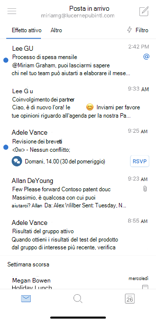 Mostra i messaggi di posta elettronica in una cartella Posta in arrivo. Nella parte superiore, il messaggio di posta elettronica inizia con una menzione.