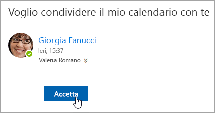 Screenshot del pulsante Accetta in una notifica di posta elettronica Calendario condiviso.