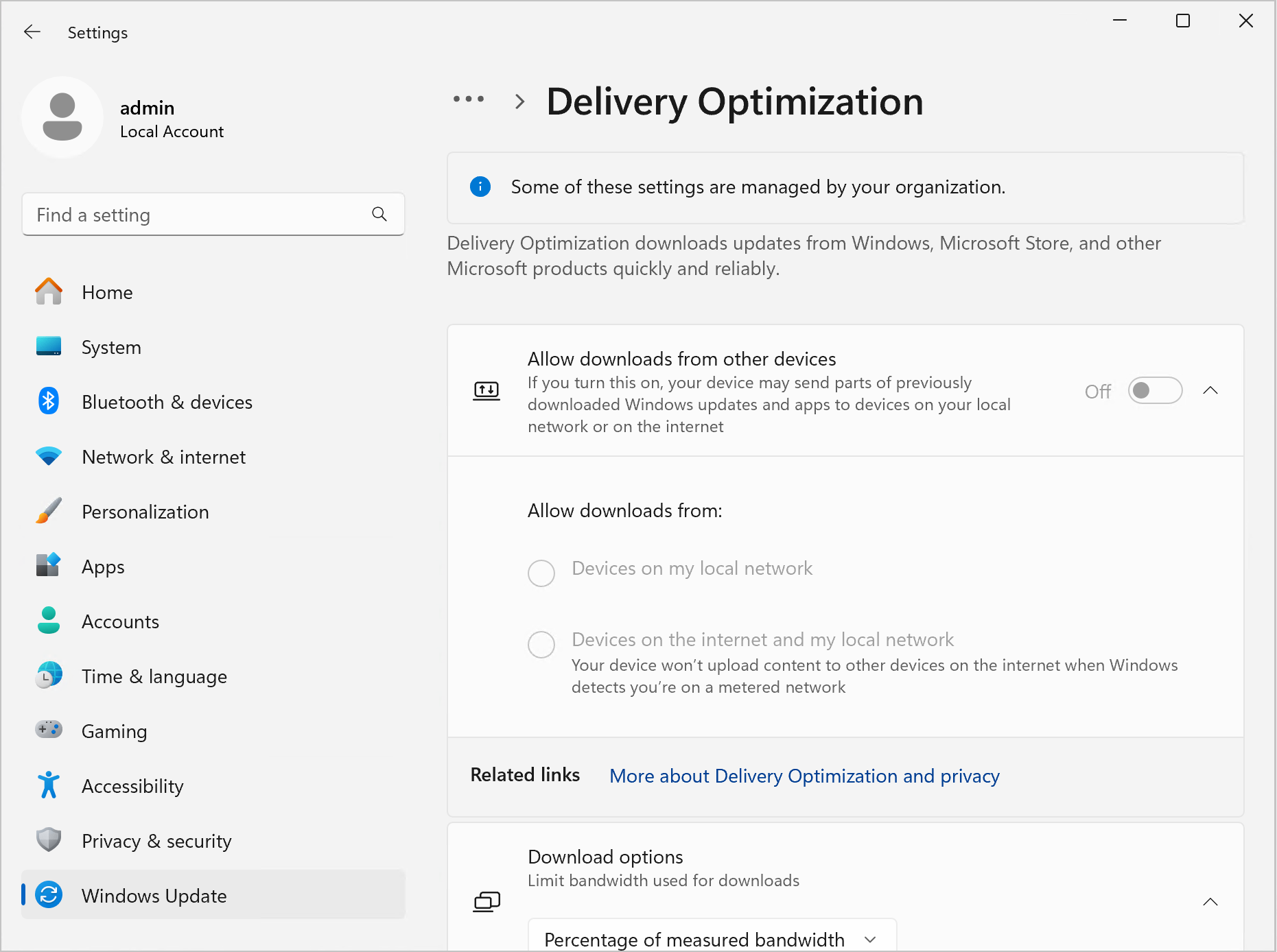 Screenshot della pagina Impostazioni ottimizzazione recapito per Windows 11 quando le impostazioni vengono gestite da un amministratore IT.