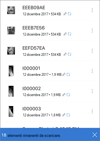 Testo dell'interfaccia utente che indica il download dei file in sospeso