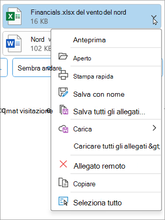 Nelle versioni più recenti di Outlook classico selezionare la freccia in giù accanto a un allegato, quindi selezionare Rimuovi allegato.