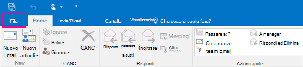 Aspetto della barra multifunzione di Outlook 2016.