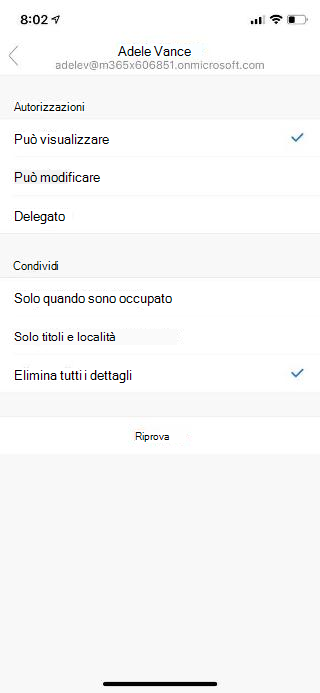Mostra la schermata di un dispositivo mobile con il nome di una persona nella parte superiore e le opzioni di autorizzazione e di condivisione mostrate sotto.