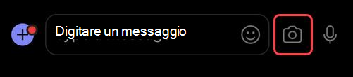 Accedi alla fotocamera toccando l'immagine a destra della casella di composizione.