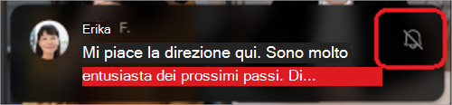 Immagine che mostra uno schermo di un dispositivo mobile con un'anteprima di chat posponibile nella parte inferiore.