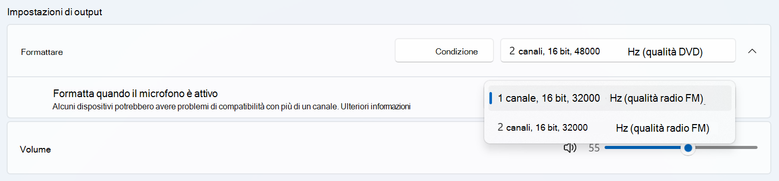 Impostazioni di output in Proprietà audio > di sistema > per un dispositivo audio Bluetooth LE. L'elemento Format viene espanso per visualizzare l'impostazione Format when microphone is active. Mono è selezionato.
