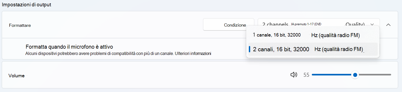 Impostazioni di output in Proprietà audio > di sistema > per un dispositivo audio Bluetooth LE. Il menu Formato viene espanso per visualizzare un formato secondario quando il microfono è attivo.