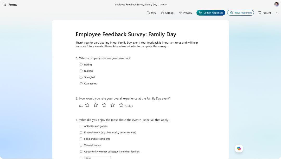 イベントの評価とフィードバックに関する質問を含むMicrosoft Formsの従業員フィードバック調査を示すスクリーンショット。