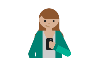 携帯電話を見ている女の子