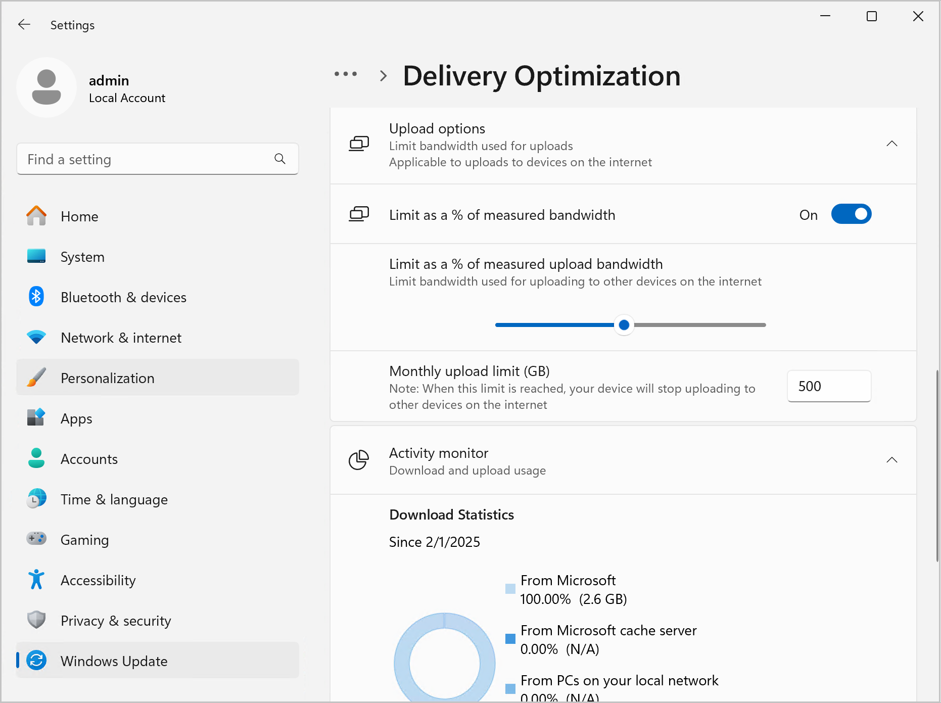Windows 11のアップロード帯域幅を制限する配信の最適化オプションのスクリーンショット。