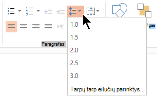 Juostelės meniu parinktys Eilučių intervalai leidžia pasirinkti viengubo, dvigubo ar kito vertikalaus eilučių intervalo parinktis.