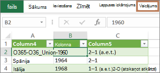 Selecting a cell in a query to show the Query tab