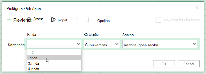 Rindas nolaižamā izvēlne dialogā Pielāgota kārtošana ir atvērta, atlasot kārtot no kreisās uz labo pusi