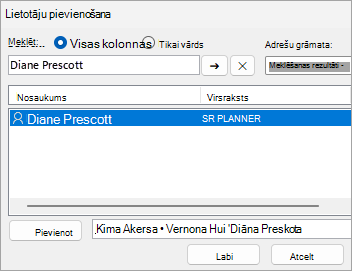 Ekrānuzņēmums, kurā redzama lietotāju pievienošana, lai koplietotu mapi ar