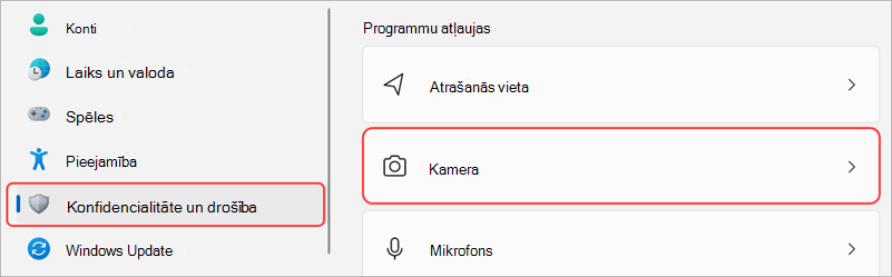 Windows iestatījumi ar iezīmētu kameras lietotāja interfeisu.