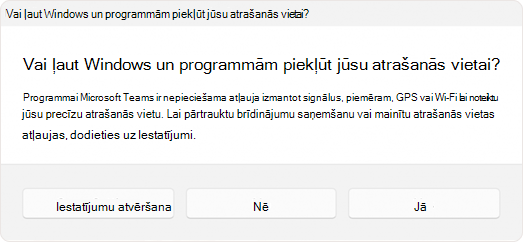 Ekrānuzņēmums ar uzvedni, kurā lietotājam tiek lūgts atļaut programmai piekļūt atrašanās vietai.