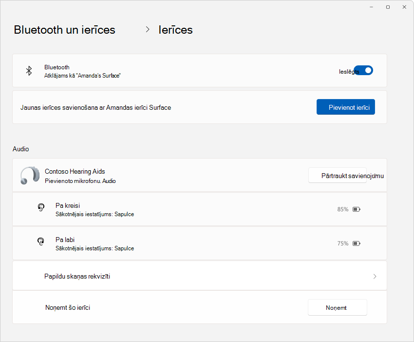 Iestatījumu > ekrānuzņēmums Bluetooth & ierīces, kurās tiek rādīta detalizēta informācija par dzirdes palīglīdzekļiem.
