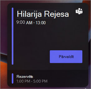 Galda centrmezgls, kurā redzams kalendārs ar rezervētu signālu